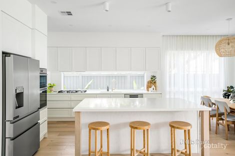 Property photo of 15 Challis Street Newport VIC 3015