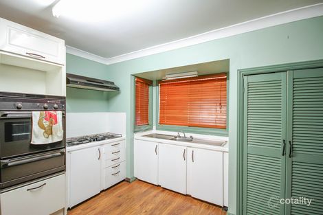 Property photo of 9 Yarran Place York WA 6302