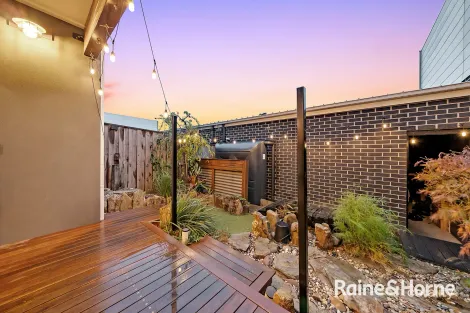 Property photo of 3 McComb Lane Cranbourne VIC 3977