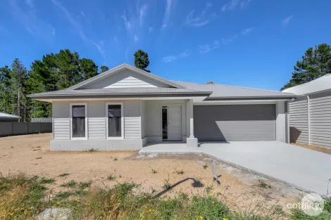 10 Oaktree Lane, Creswick, VIC 3363