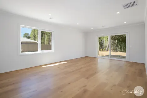 Property photo of 10 Oaktree Lane Creswick VIC 3363