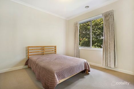 Property photo of 2/5 Dorrington Avenue Reservoir VIC 3073