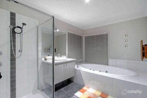 Property photo of 28 Beaconhill Drive Beaconsfield VIC 3807