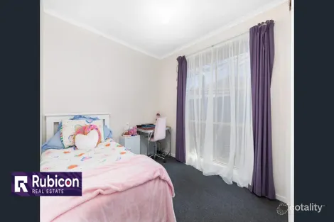 Property photo of 8 Strathford Court Werribee VIC 3030