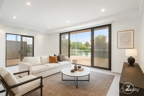 Property photo of 19 Swallow Court Patterson Lakes VIC 3197