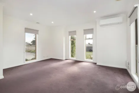 Property photo of 1/5 Eilish Court Mount Helen VIC 3350