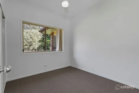 Property photo of 36 Holliday Drive Edens Landing QLD 4207