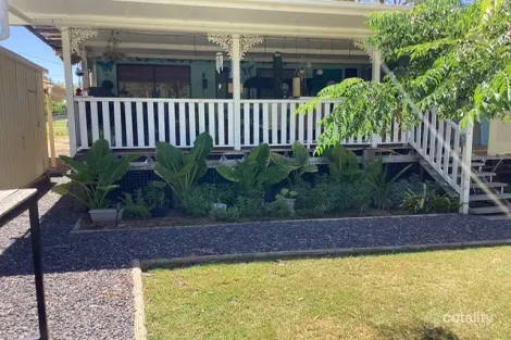 127 White St, Pratten, QLD 4370