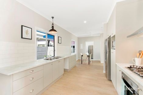 Property photo of 1 Monolith Circuit Cosgrove QLD 4818