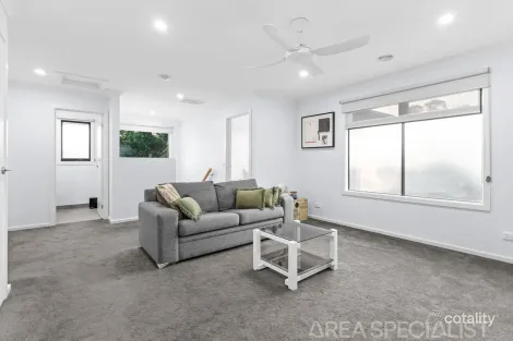 Property photo of 2/7 Northgateway Langwarrin VIC 3910