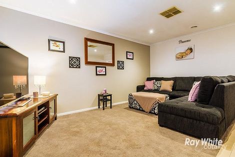 Property photo of 52 Sing Crescent Berwick VIC 3806