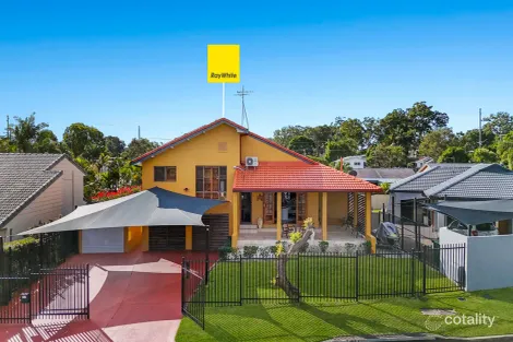 Property photo of 17 Lowanna Drive Ashmore QLD 4214