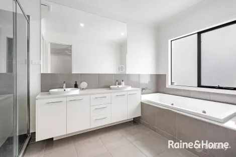 Property photo of 51 Rathberry Circuit Clyde North VIC 3978