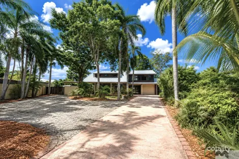 8 Carbeen Cl, Holloways Beach, QLD 4878