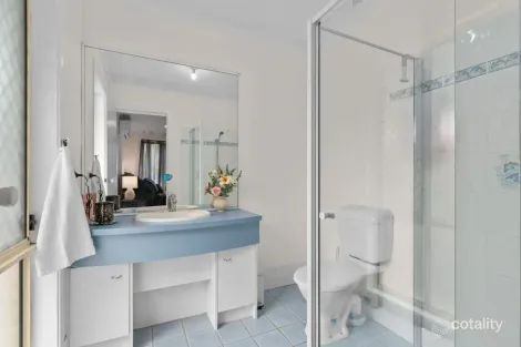 Property photo of 8 Chapple Place Forest Lake QLD 4078