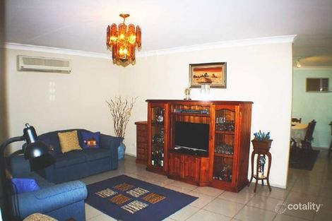 Property photo of 17 Warrina Avenue Summerland Point NSW 2259
