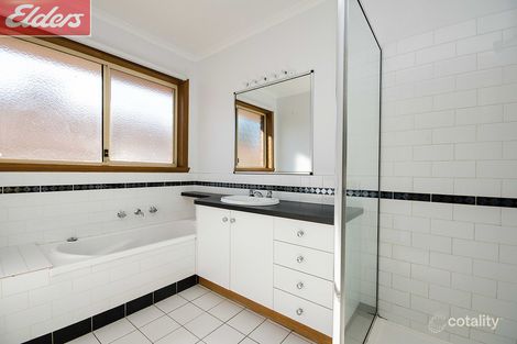 Property photo of 53 Kingfisher Drive West Wodonga VIC 3690