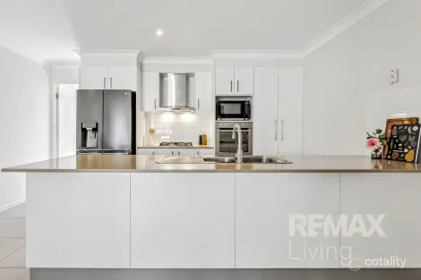 Property photo of 35 Champion Circuit Narangba QLD 4504