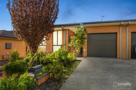 Property photo of 14 Stang Place Macgregor ACT 2615