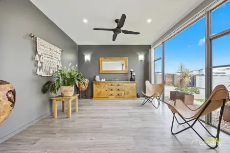 Property photo of 16 Davis Drive Kawungan QLD 4655