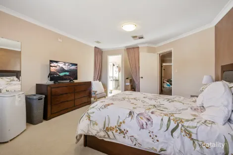 Property photo of 17 Beedelup Loop Bibra Lake WA 6163