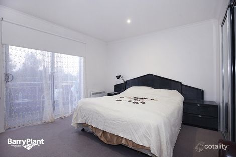 Property photo of 11 Alexander Circuit Craigieburn VIC 3064