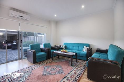 Property photo of 11 Alexander Circuit Craigieburn VIC 3064