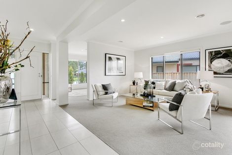 Property photo of 8 Normanby Chase Sandhurst VIC 3977