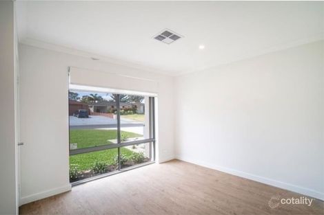 Property photo of 2A Oleander Way Kallaroo WA 6025