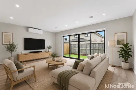 16 SEMILLA ST, CLYDE NORTH, VIC 3978