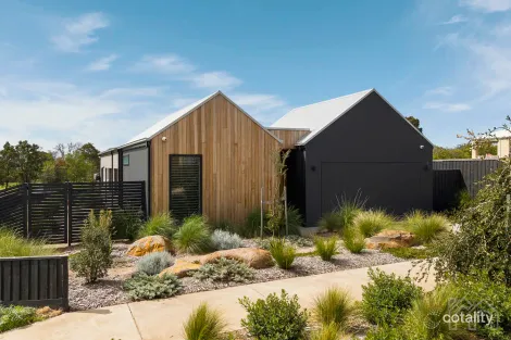 11 Raymond St, Daylesford, VIC 3460