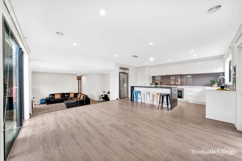 Property photo of 16 Creekside Boulevard Manor Lakes VIC 3024