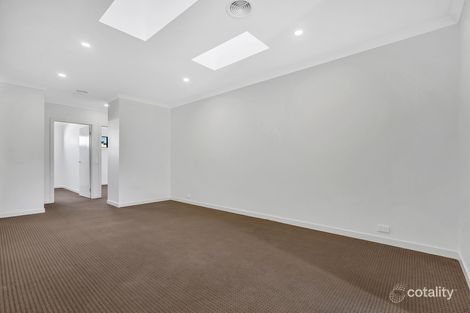 Property photo of 12 Cerulean Walk Craigieburn VIC 3064