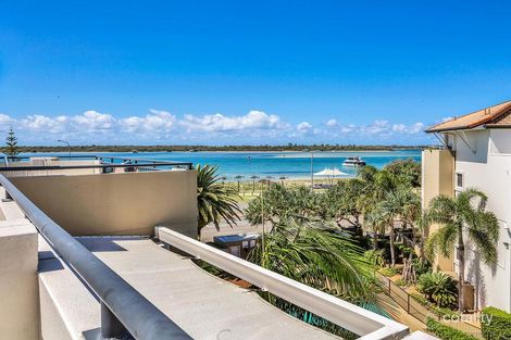 308/392-398 Marine Pde, Labrador, QLD 4215
