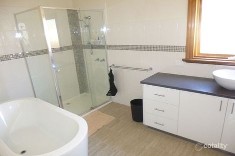 Property photo of 64 Breakwater Road Thomson VIC 3219