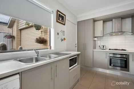 Property photo of 2/1 Riviera Close Paynesville VIC 3880