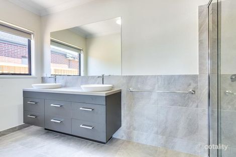 Property photo of 73 Oleary Way Maddingley VIC 3340