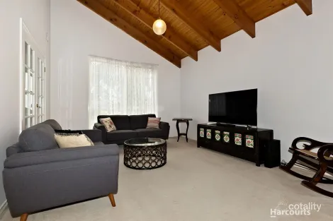 Property photo of 15 Carroll Crescent Mill Park VIC 3082