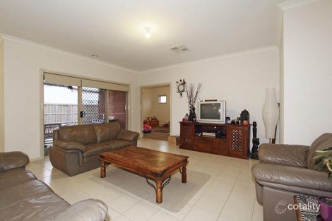 Property photo of 32 Mackellar Street Pakenham VIC 3810