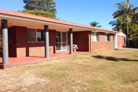 10 Moatah Dr, Beachmere, QLD 4510