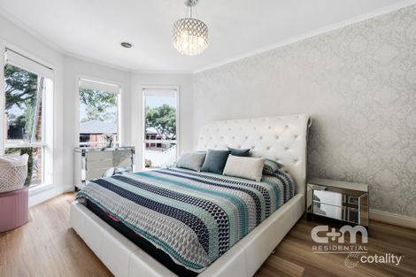 Property photo of 18 Ninnis Court Roxburgh Park VIC 3064