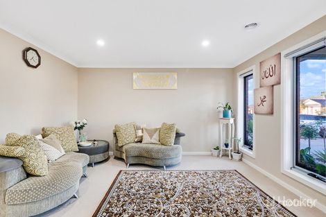 Property photo of 3 Hinkler Crescent Brookfield VIC 3338