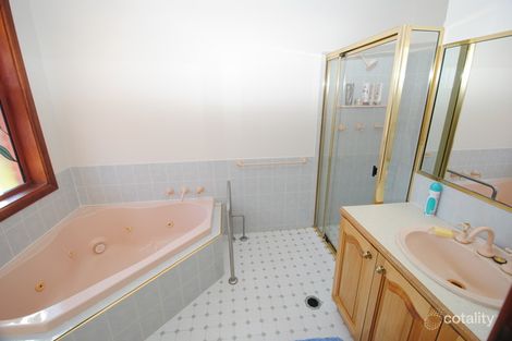 Property photo of 1B Girraween Drive Marrangaroo NSW 2790