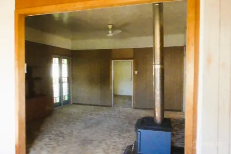 Property photo of 20 Perry Street Yuleba QLD 4427