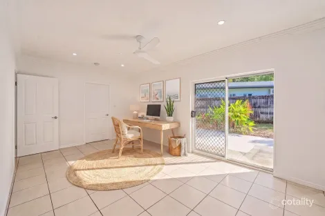 Property photo of 1 Fitzallan Close Kanimbla QLD 4870