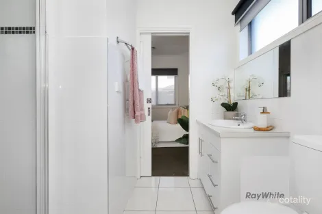 Property photo of 2/27 Waratah Avenue Tullamarine VIC 3043