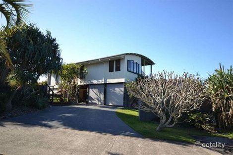 4 Shamrock Ct, Sunrise Beach, QLD 4567