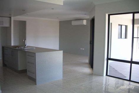 Property photo of 7 Downs Court Emerald QLD 4720