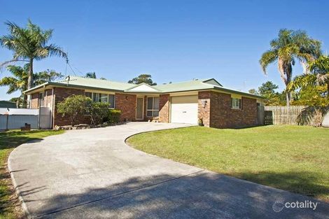 8 Kent St, Bororen, QLD 4678