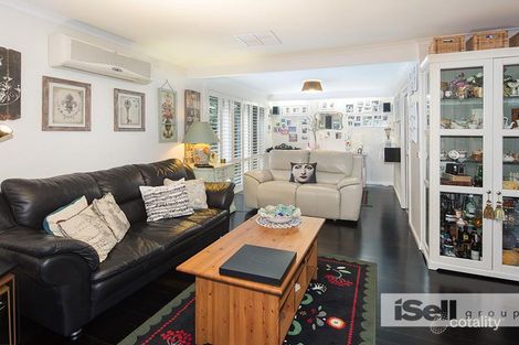 Property photo of 17 Amersham Avenue Springvale South VIC 3172